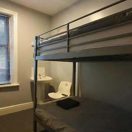 North Close To Station With Free Parking Blackpool