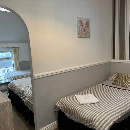 Гостевой дом Tuxford House 2*