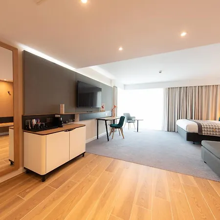 Hotel By Ihg Blackpool