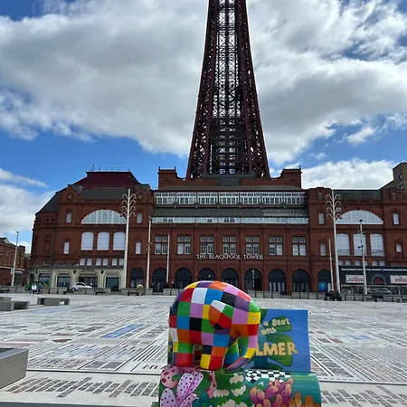 The Woodleigh Family Hotel * Blackpool