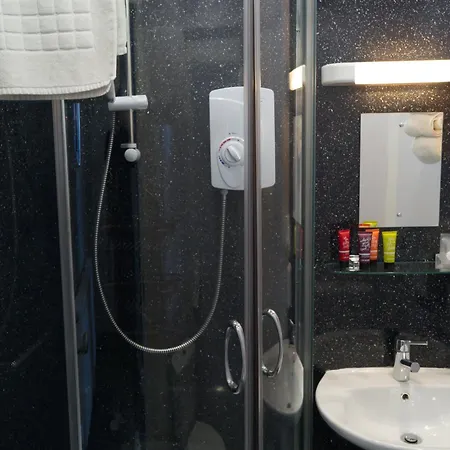 布罗姆利酒店 住宿加早餐酒店 黑潭