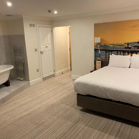 Western Carlton Hotel 3*