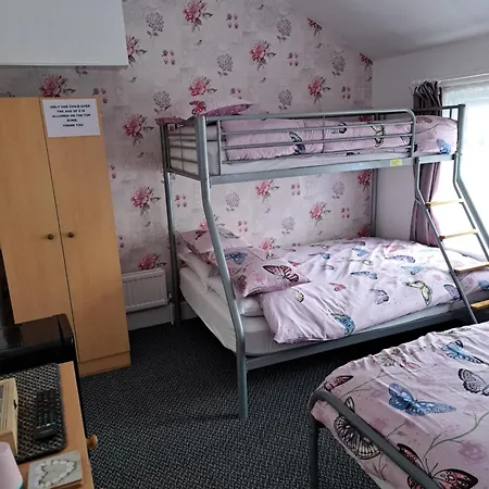 Montgomery 3* Blackpool