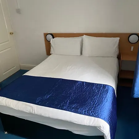 The Sandhurst 2* Blackpool