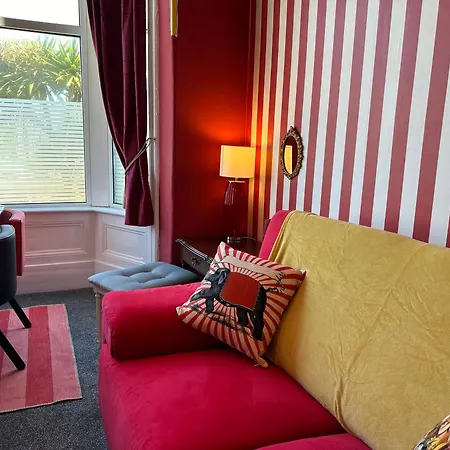 Circus Apartment *