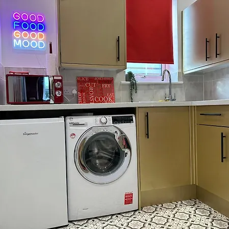 Apartment Circus