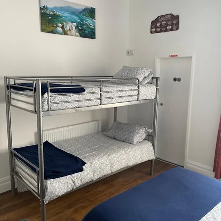 Hotel Backpackers & 2*