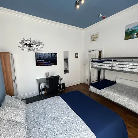 Backpackers & Hotel