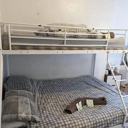 Myroomz Orchid Pensionat 2*