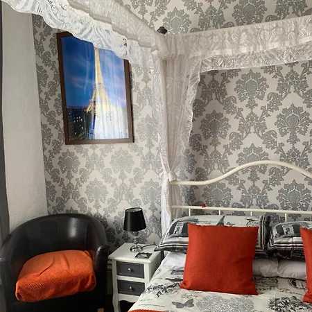 Guest house Hornby Villa- 4star B&b-couples & Families Only 4*