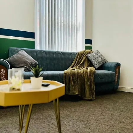 Apartment Bond Street, Sleeps 7 Blackpool