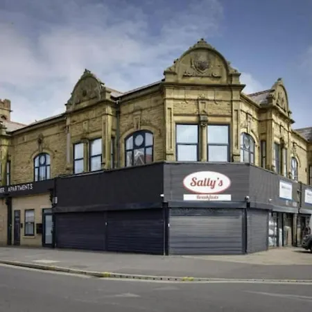 Bond Street, Sleeps 7 * Blackpool