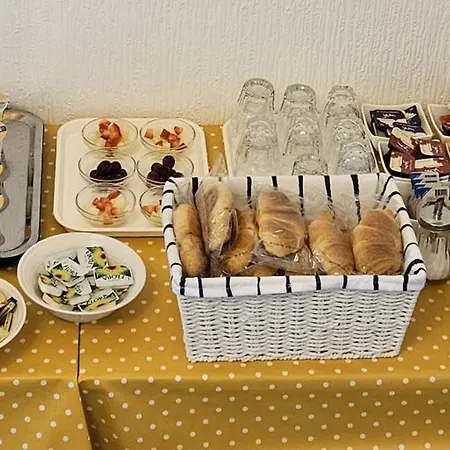 Beverley Dean - Children Over 5 Years Welcome - Continental Breakfast Bed & Breakfast