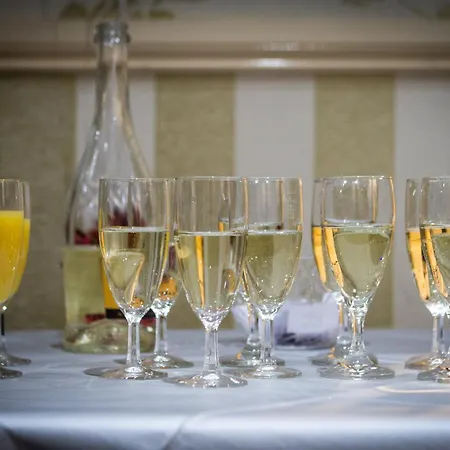 The Sandringham Court & Apartment-all Groups Welcome Hotel Blackpool