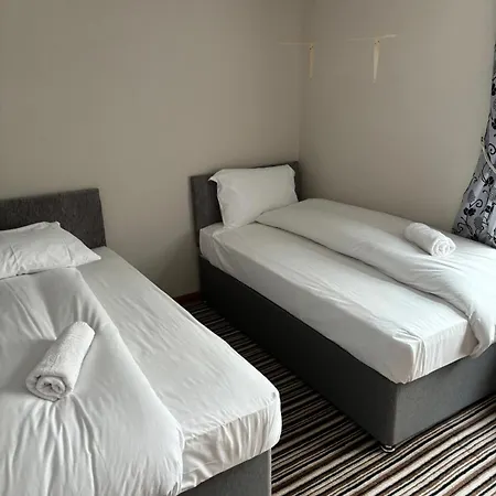 The Sandringham Court & Apartment-all Groups Welcome 3*