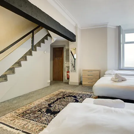 The Sandringham Court & Apartment-all Groups Welcome