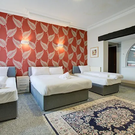 The Sandringham Court & Apartment-all Groups Welcome Hotel 3*