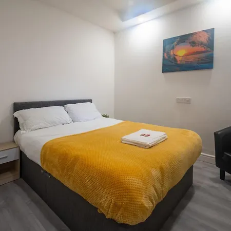 Driftwood Hotel 3*