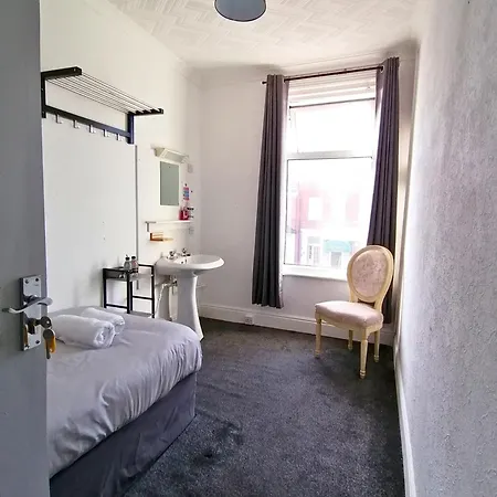 Oyo 33 Bed & Breakfast 3*