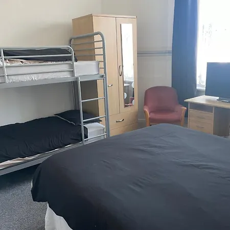 The Shepperton 3* Blackpool