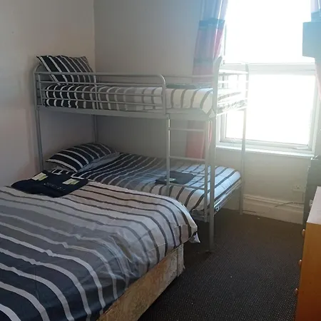 Myroomz New Discovery Отель Блэкпул
