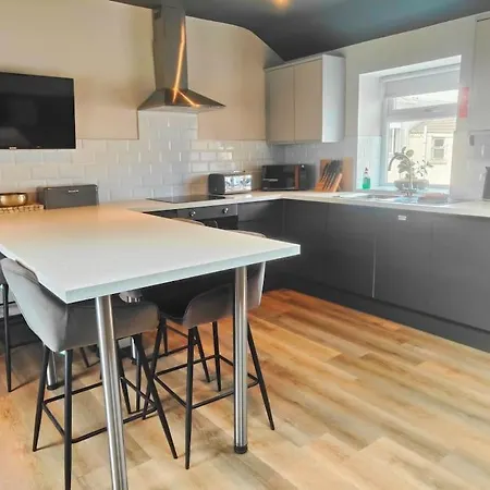 Sloane Modern 2 Bedroom Seafront 公寓 *