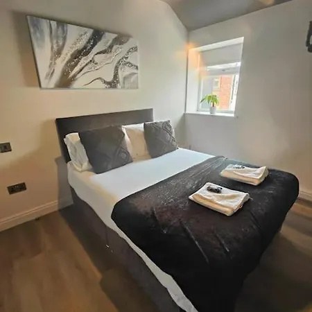 Sloane Modern 2 Bedroom Seafront 公寓