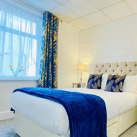 Double With Private Bathroom 16 Havelock Street - 6 Blackpool