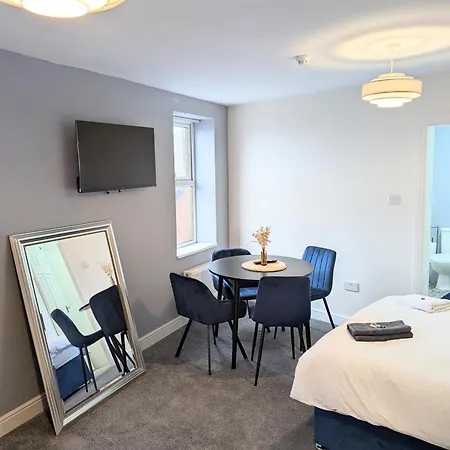 Blok 3 -jacuzzi Suites, & Ensuite Lägenhetshotell *