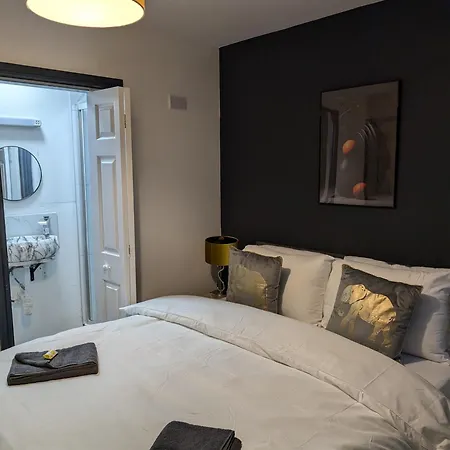 Blok 3 -jacuzzi Suites, & Ensuite Aparthotel