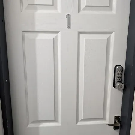 Lägenhetshotell Blok 3 -jacuzzi Suites, & Ensuite *