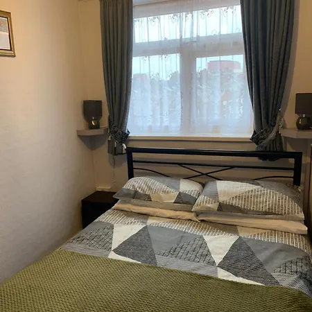 Guest house Hornby Villa- 4star B&b-couples & Families Only