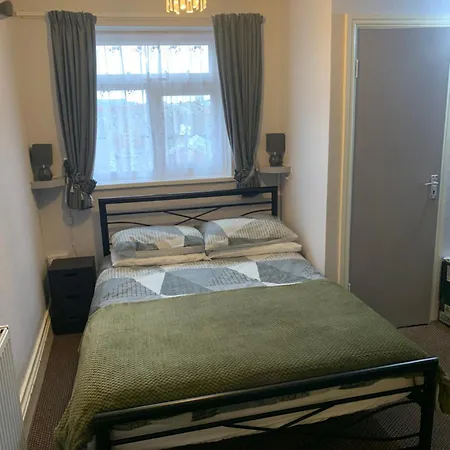Hornby Villa- 4star B&b-couples & Families Only Guest house
