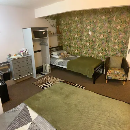 Guest house Hornby Villa- 4star B&b-couples & Families Only 4*