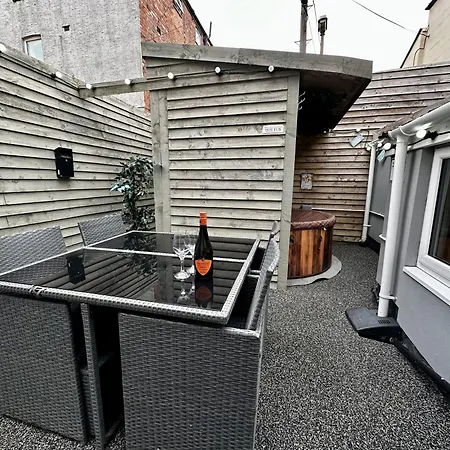 Luxury Hottub & Jacuzzi Apartment