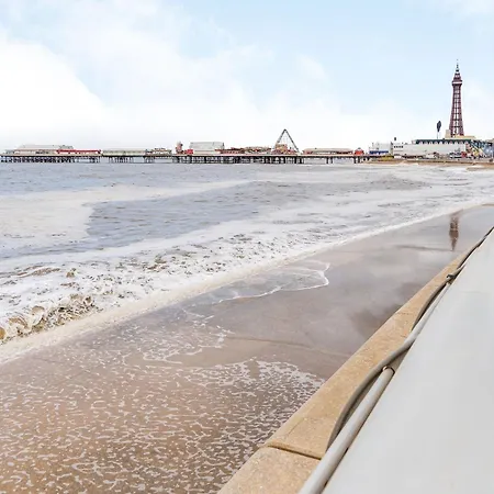 Holiday home Sea View One - Uk36846 Blackpool