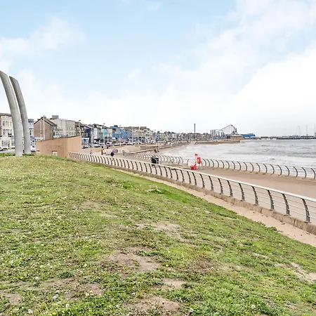 Holiday home Sea View One - Uk36846 Blackpool