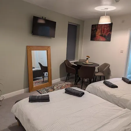 Blok 3 -jacuzzi Suites, & Ensuite Aparthotel *