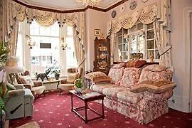 بيت ضيافة Myroomz Tudor Rose Original 3*