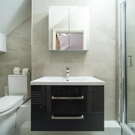 Apartment Spacious Duplex - Perfectly Situated In The Heart Of The *