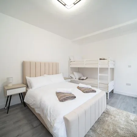 Spacious Duplex - Perfectly Situated In The Heart Of The