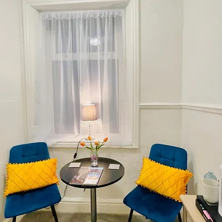Double With Private Bathroom 16 Havelock Street - 6 Гостевой дом