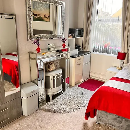 Gæstehus Victoria House - Self Catering Quiet - Adult Singles And Couples Only