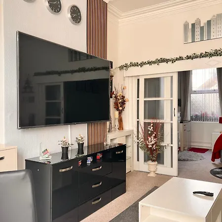Victoria House - Self Catering Quiet - Adult Singles And Couples Only
