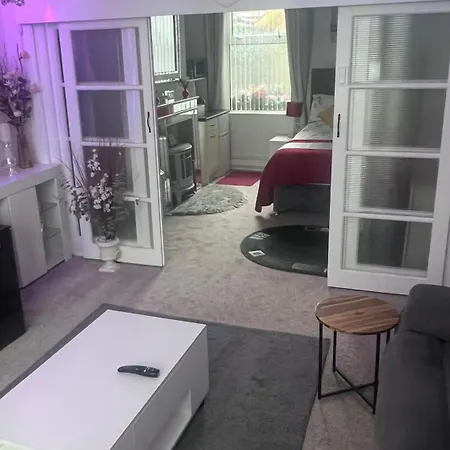 Victoria House - Self Catering Quiet - Adult Singles And Couples Only Gæstehus Blackpool