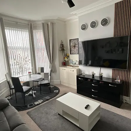 Victoria House - Self Catering Quiet - Adult Singles And Couples Only Gæstehus