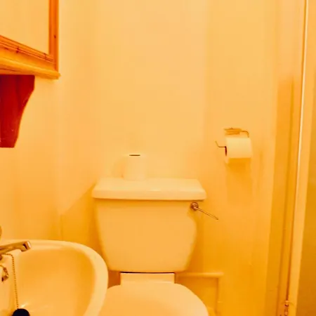 - Great Location, Comfortable Beds