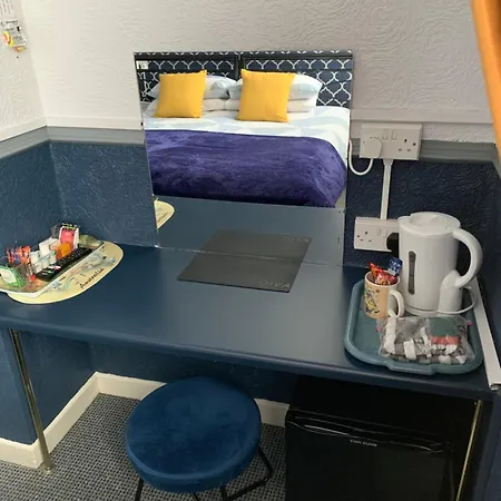 Guest house Hornby Villa- 4star B&b-couples & Families Only