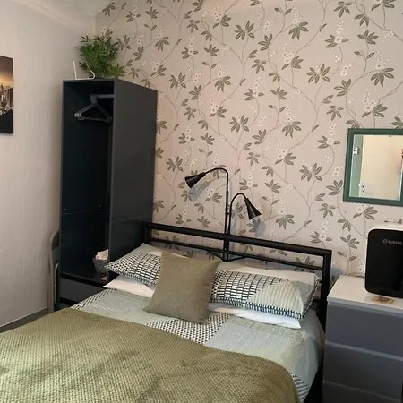 Guest house Hornby Villa- 4star B&b-couples & Families Only Blackpool