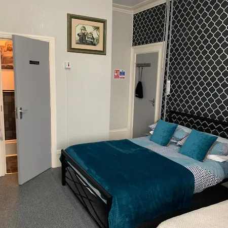 Guest house Hornby Villa- 4star B&b-couples & Families Only 4*